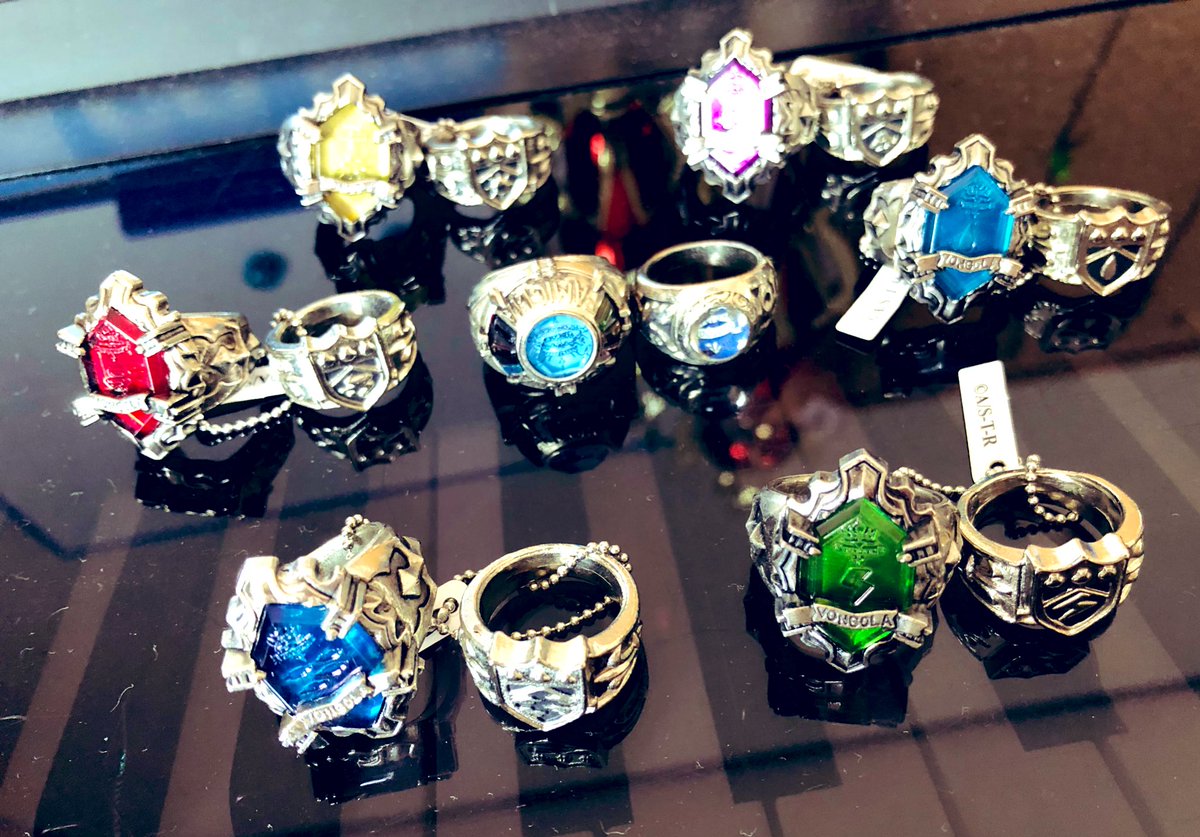 大掃除してたらこんな懐かしいものがでてきた！！ 全部ケースに入れて