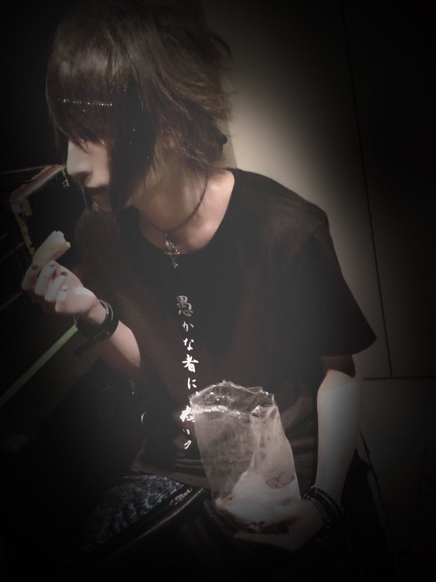 隠し撮り】 〜パンを食される蒼梓さんの巻〜