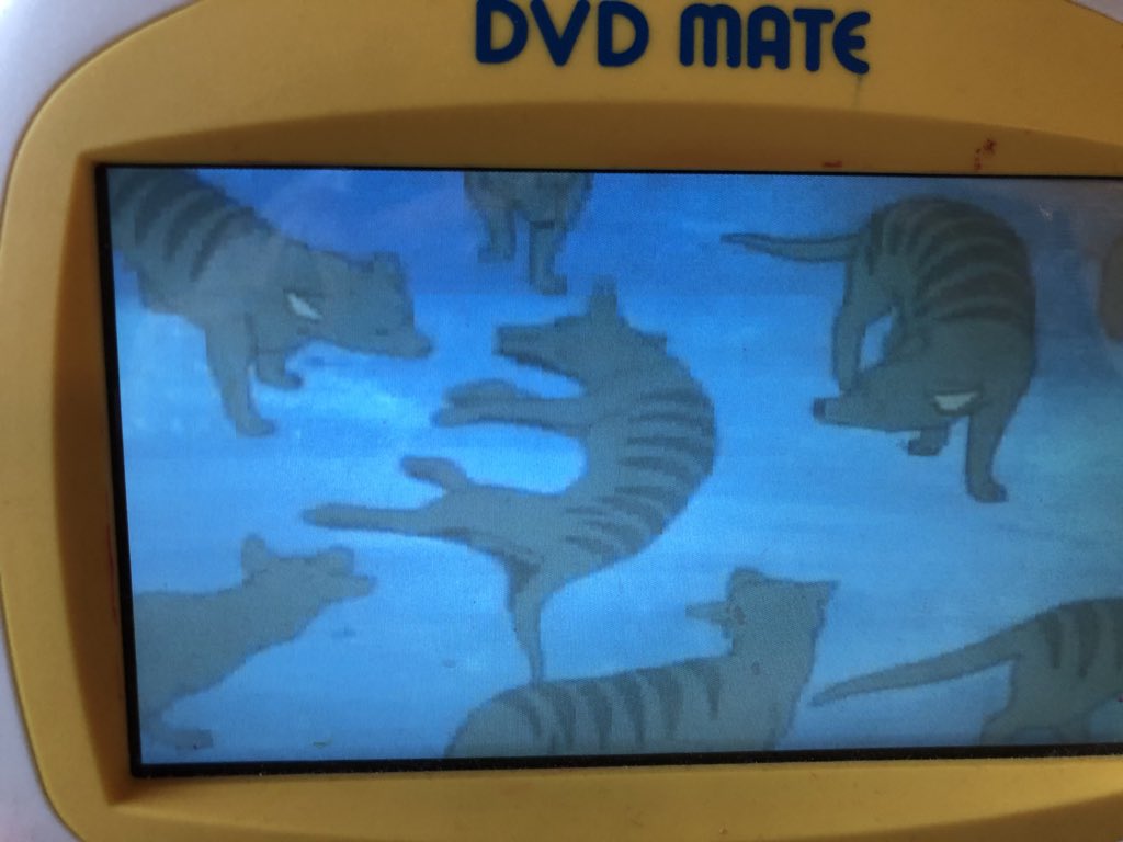 ふしぎな島のフローネに出てくるオオカミは普通の狼じゃなく、外見から