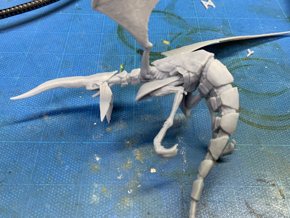 取説イラストのポーズに変えてみたのでガレージキット版と並べてみた