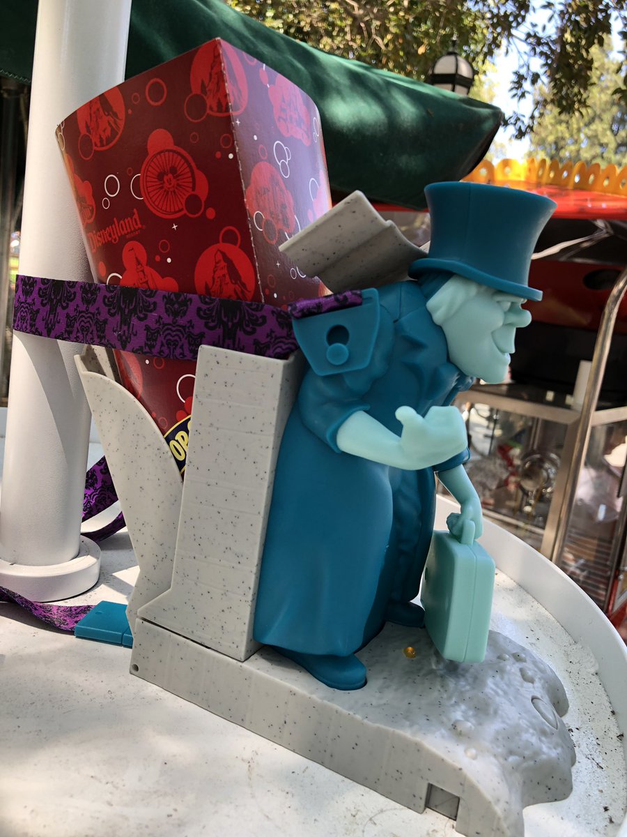 カリフォルニアディズニーランドのホーンテッドマンションが50周年を