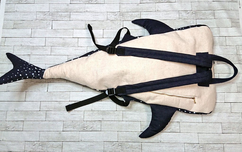 ジンベイザメのリュック出来ました😃 手書きの模様はあまり上手じゃ