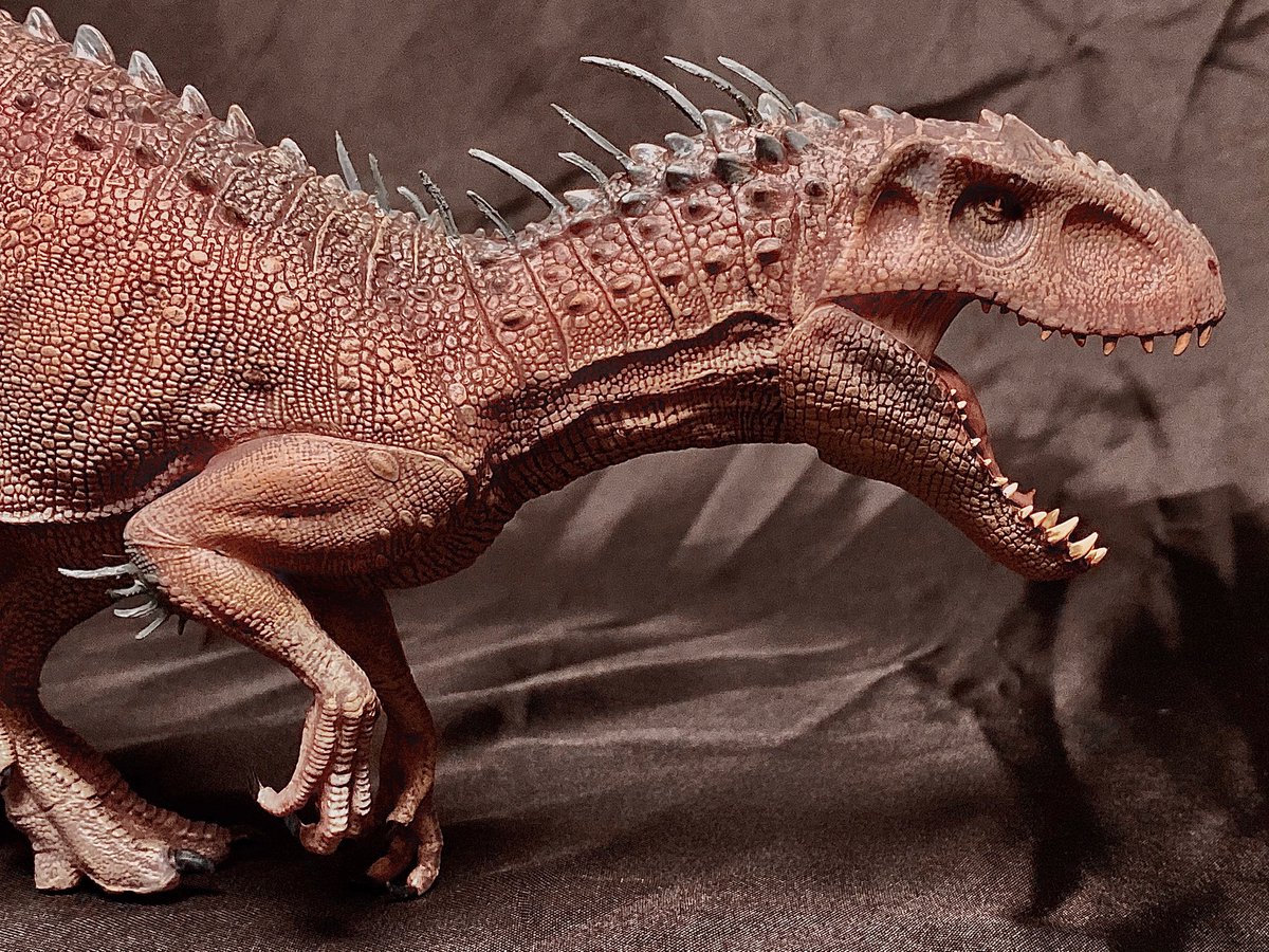 本心楠改のインドミナスレックスに植毛をしました！ 劇中に近付いたの