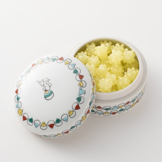 毎年おなじみのKUTANI SEALがつくる干支のボンボニエール。ねずみ