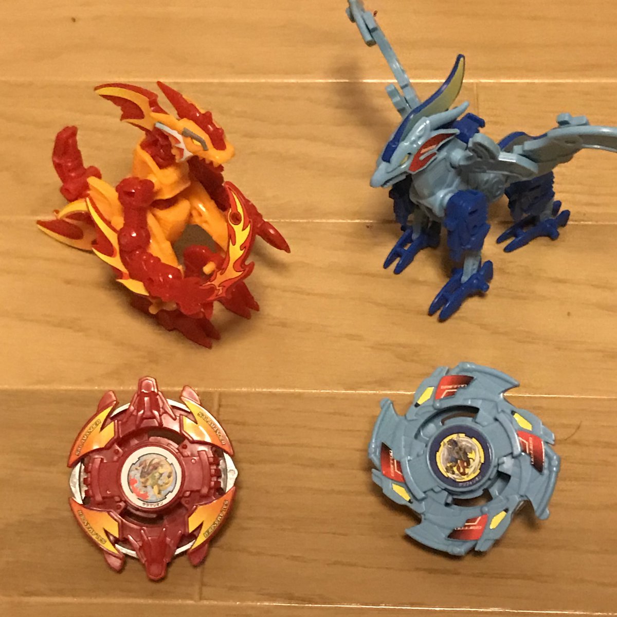 なんとこのベイブレード、変形します。 サラマリオン、グリフォリオン