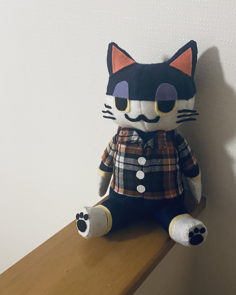 お座りビンタ君完成しました🥰 フェルトで立体のぬいぐるみ初挑戦だっ