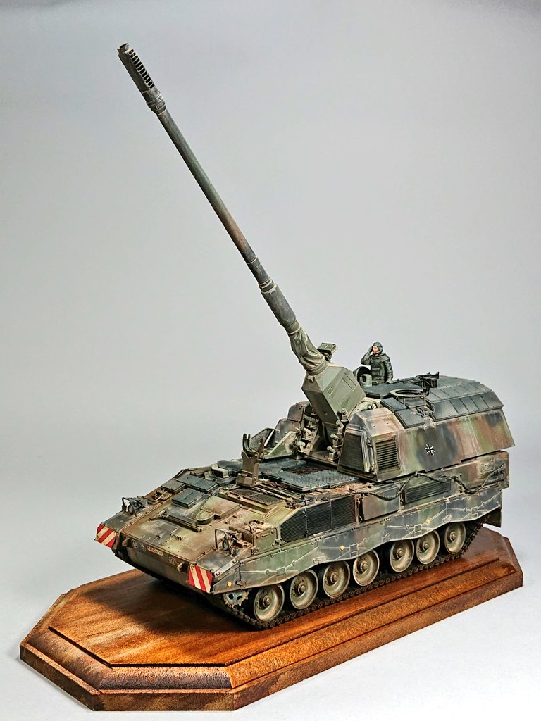 完成しました (๑^ ^๑) MENG モンモデル 1/35 パンツァーハウビッツェ
