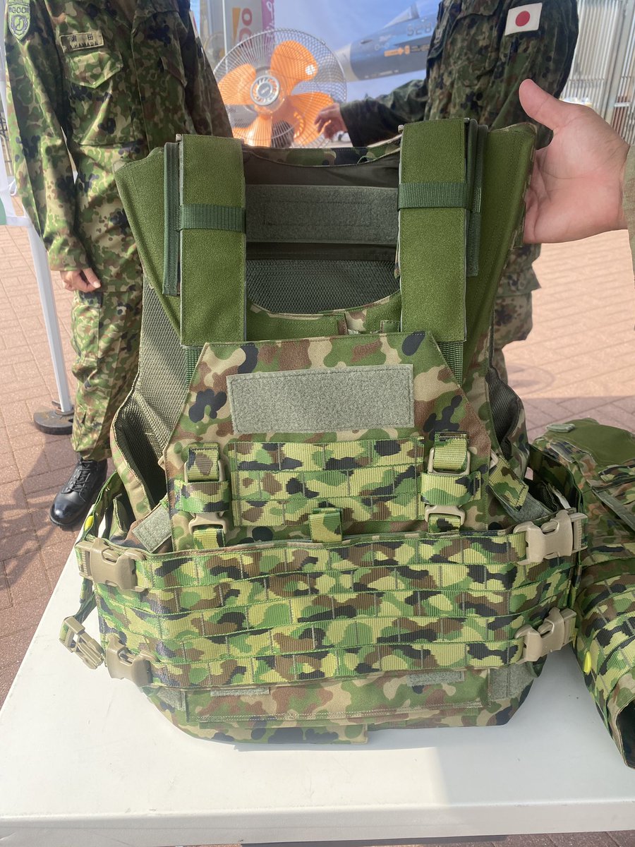 18式防弾ベスト、SNSの部隊訓練の写真とかでそのうち標定出来るかなと
