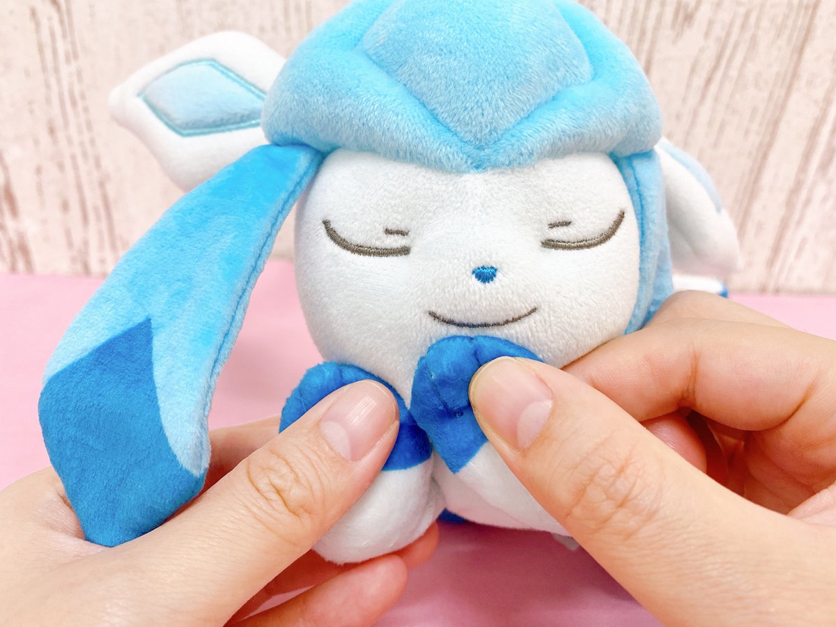 ぬいぐるみシリーズ #すやすやフレンド に #リーフィア と #グレイシア