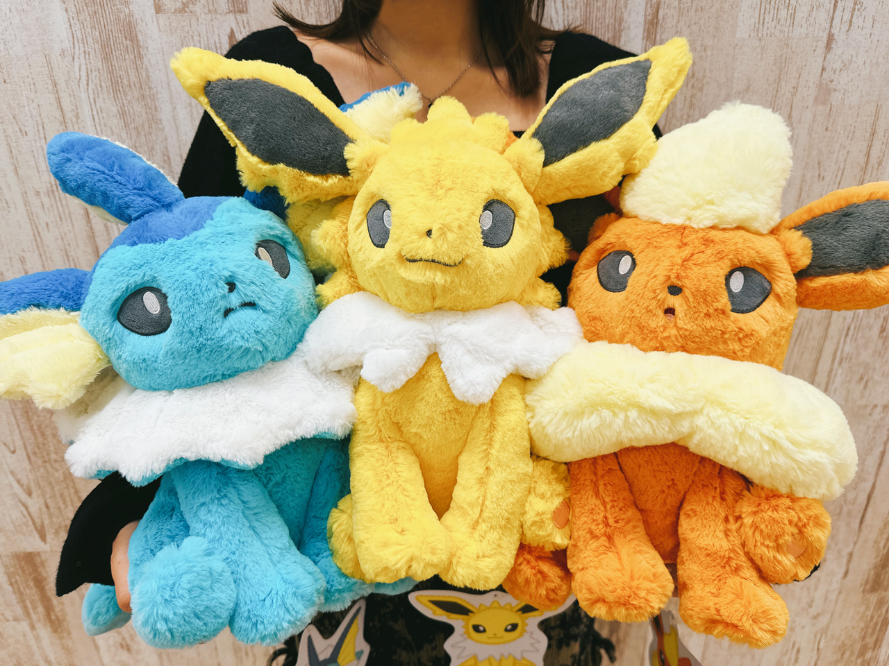 ふわふわ抱きぬいぐるみブースターシャワーズサンダースポケモンセンター