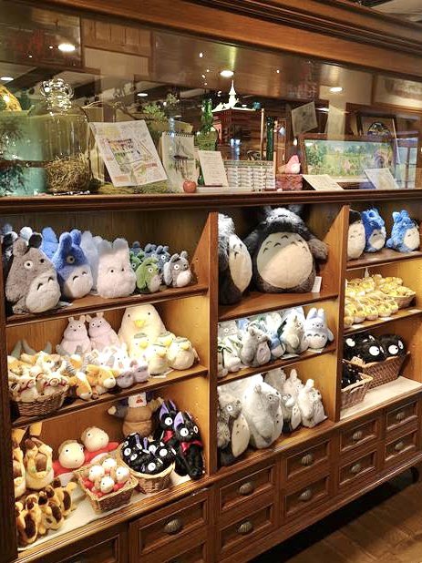 ぬいぐるみはね、ぎゅっとしたあと夜一緒に寝たいなと思った子が仲良く