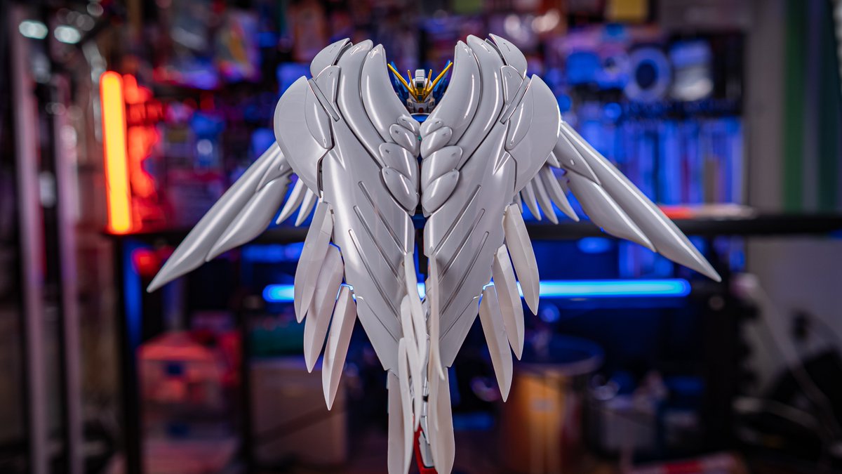 ﾃﾞﾚｰﾝ!! MG ウイングガンダムゼロEW Ver.ka チタニウムフィニッシュ