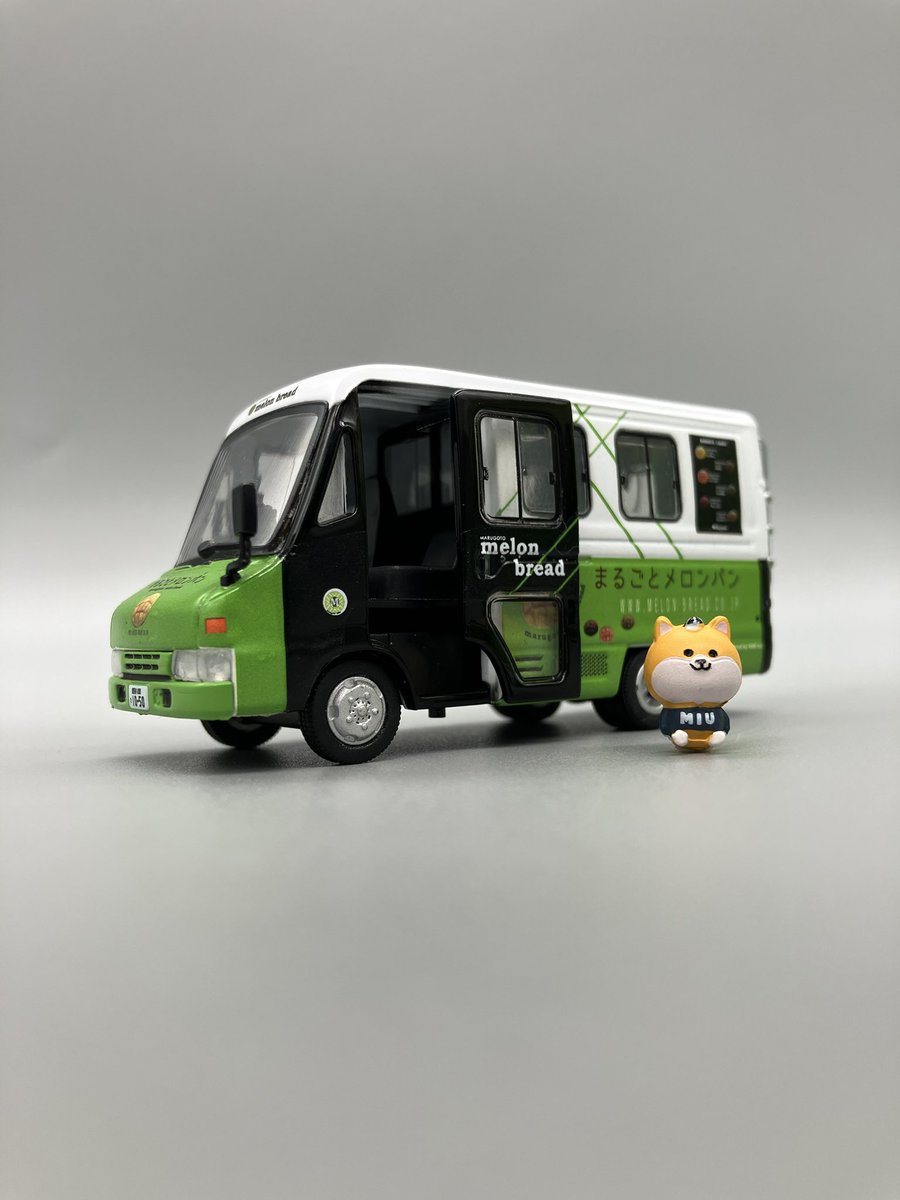 ハッピーフライデー！ #メロンパン号プレミアムミニカー ついに完成品