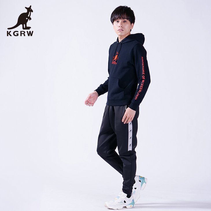 混血のカレコレさんとのコラボパーカーが大好評予約受付中😻‼️ こちら