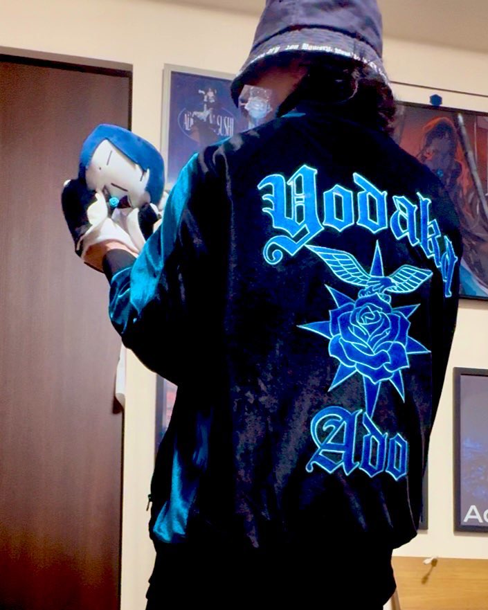 グッズ紹介画像を撮りました 174cm63kg トラックジャケット特大