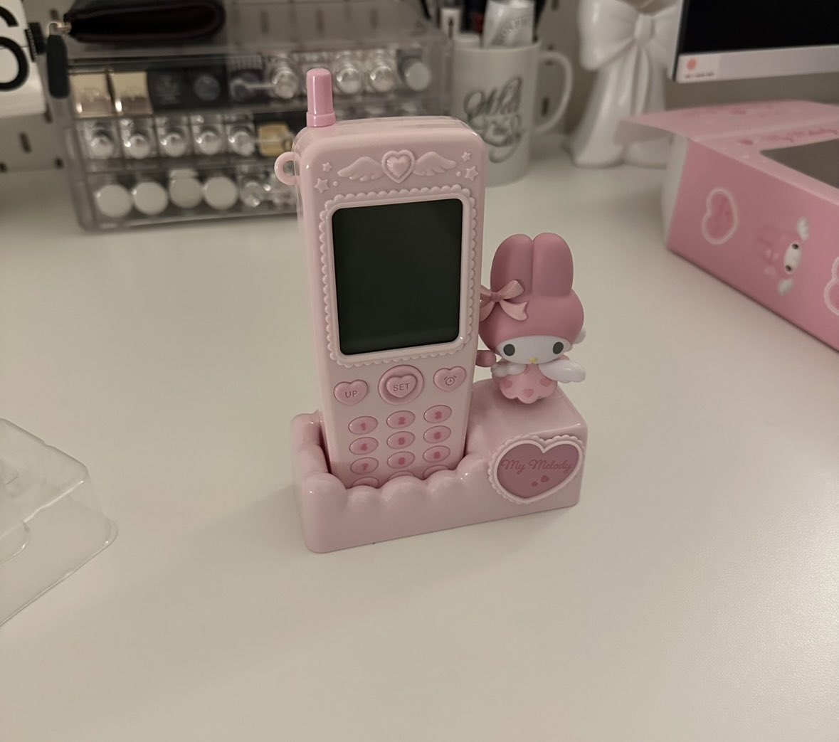 今日発売のサンリオガラケー形置き時計可愛すぎる🎀マイメロちゃんに