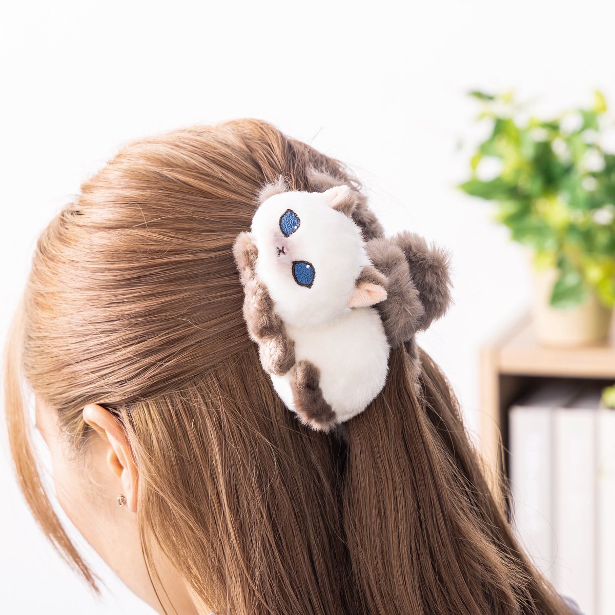 12月19日発売 新グッズお知らせ】 「ぬいぐるみヘアクリップ 」 （茶白