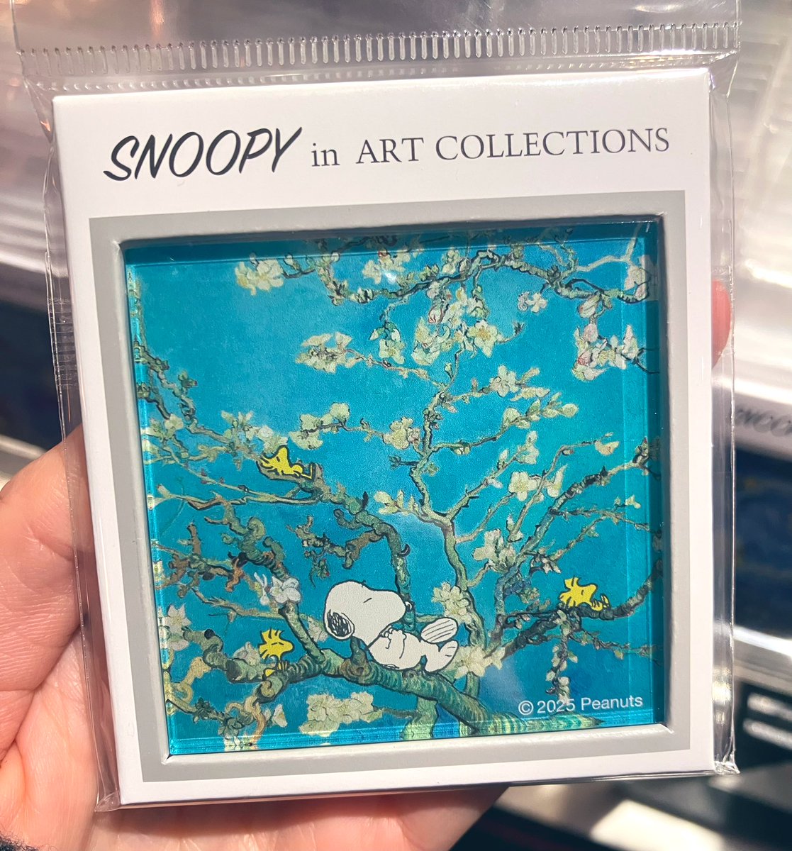 ゴッホ×SNOOPYコラボのアクリルマグネット販売中です🐶💤 #花咲く