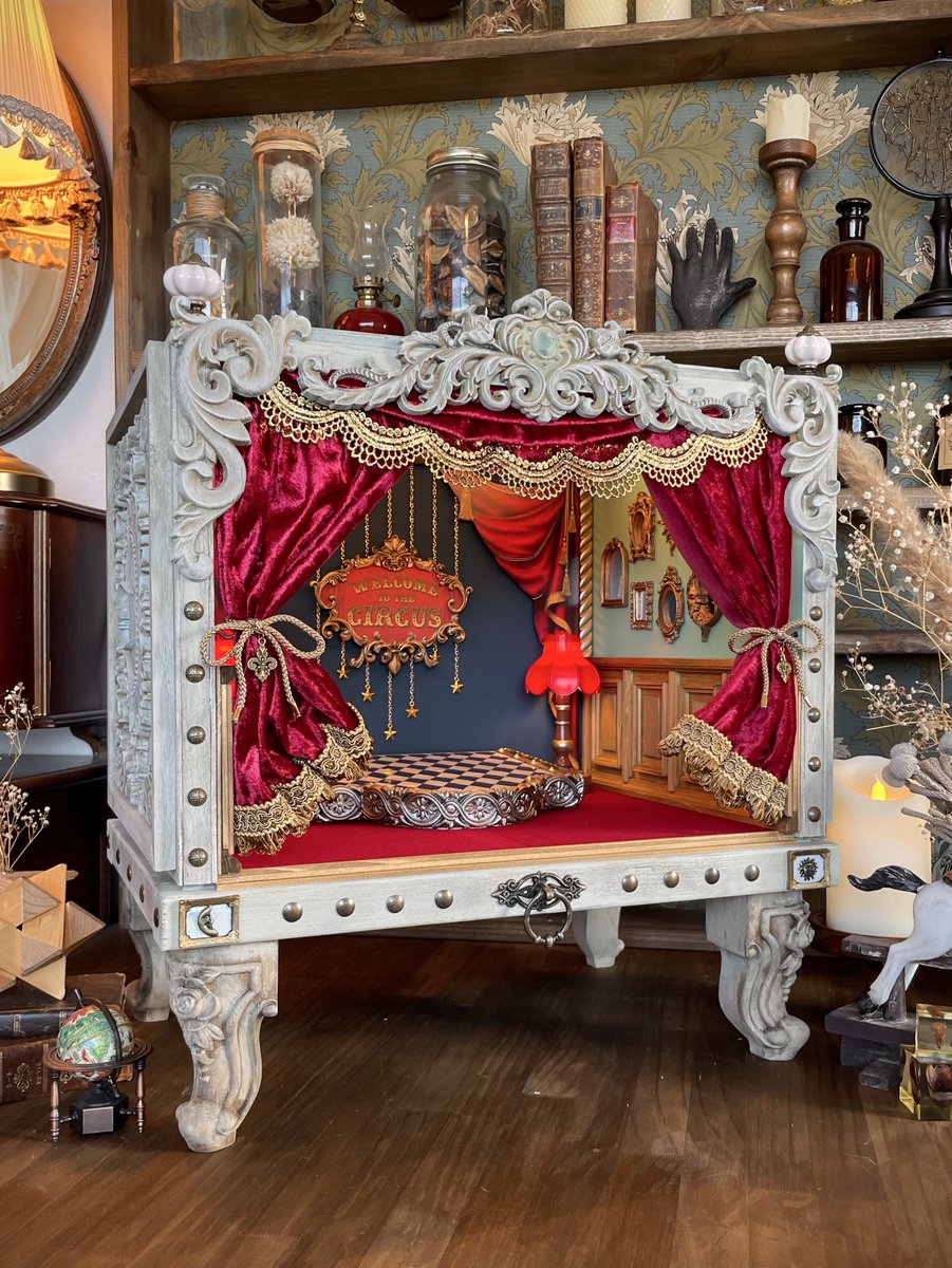 ドールハウス、背景ボード共に 『1/4や1/3ドールに合うサイズ』での