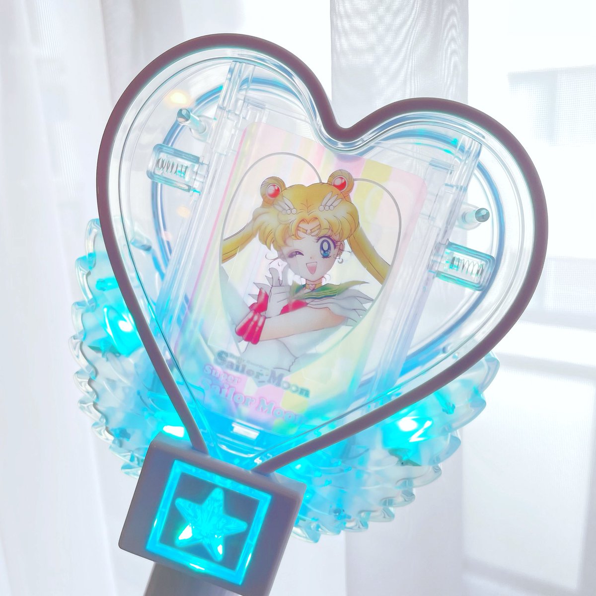 中島健人くんの最新型ライトスティック〝IDOLICの魔法〟が立派な箱に