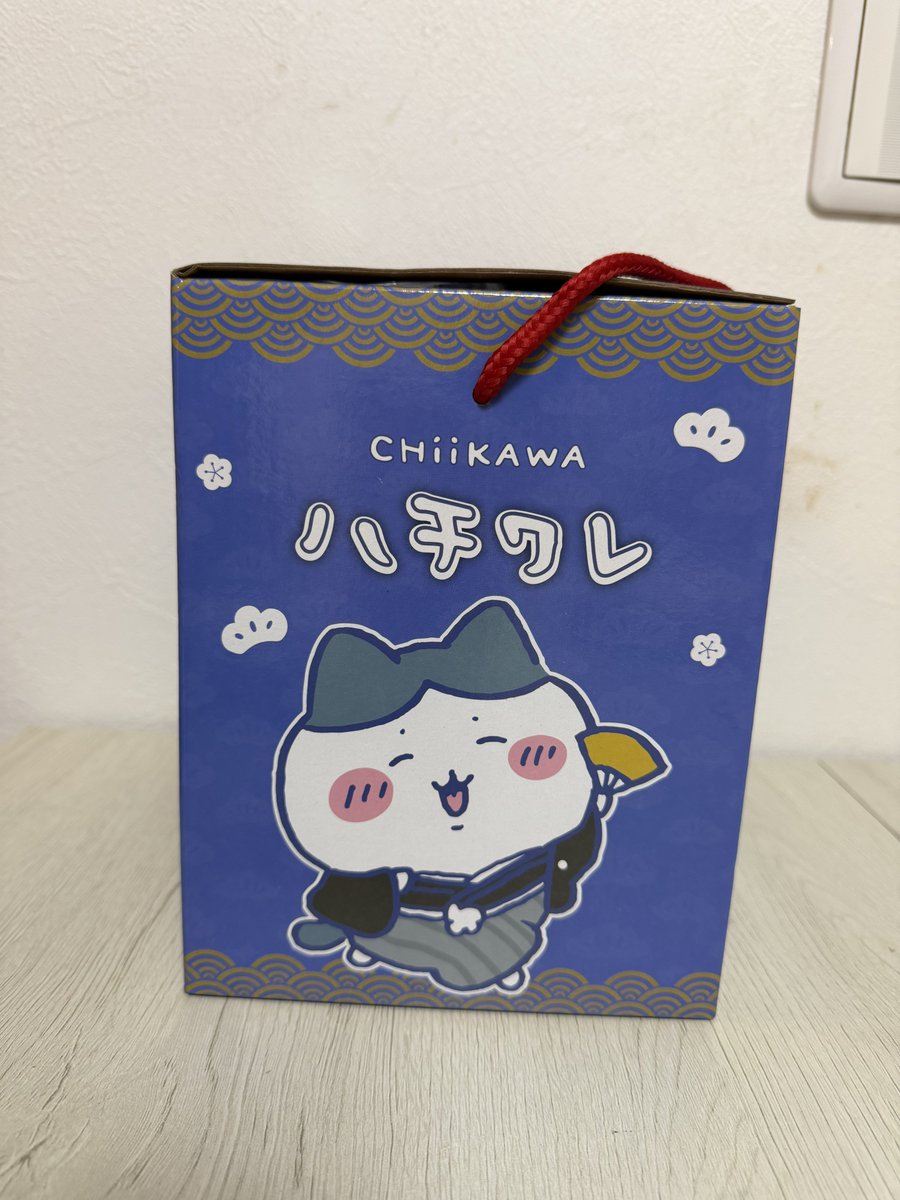 旦那が間違えて買った台湾限定のちいかわだるまデカ過ぎて引いてる