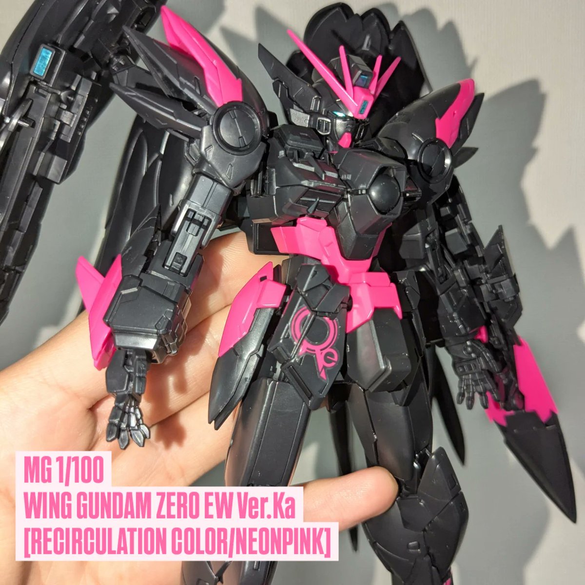 この前ガンダムベース大阪で購入したウイングガンダムゼロEWVer.Kaリ