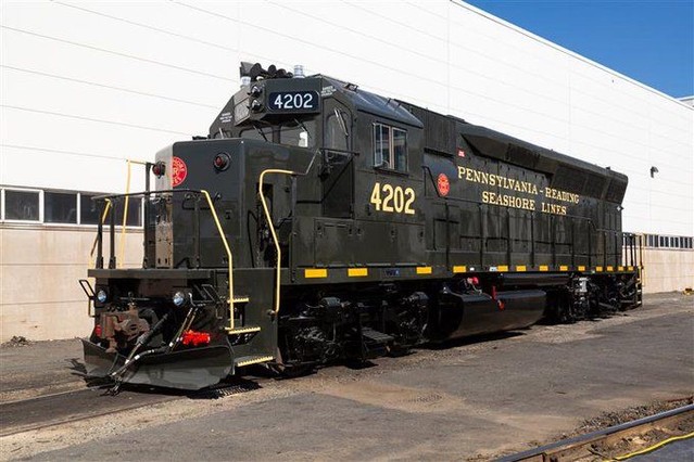 Meet the newest member of NJ TRANSIT's Heritage Fleet: PRSL GP40PH