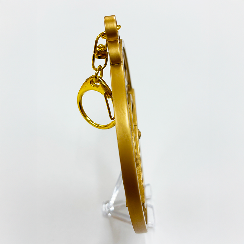 作中に登場するアストロラーべのキーホルダーを特別展「チ。 ―地球の