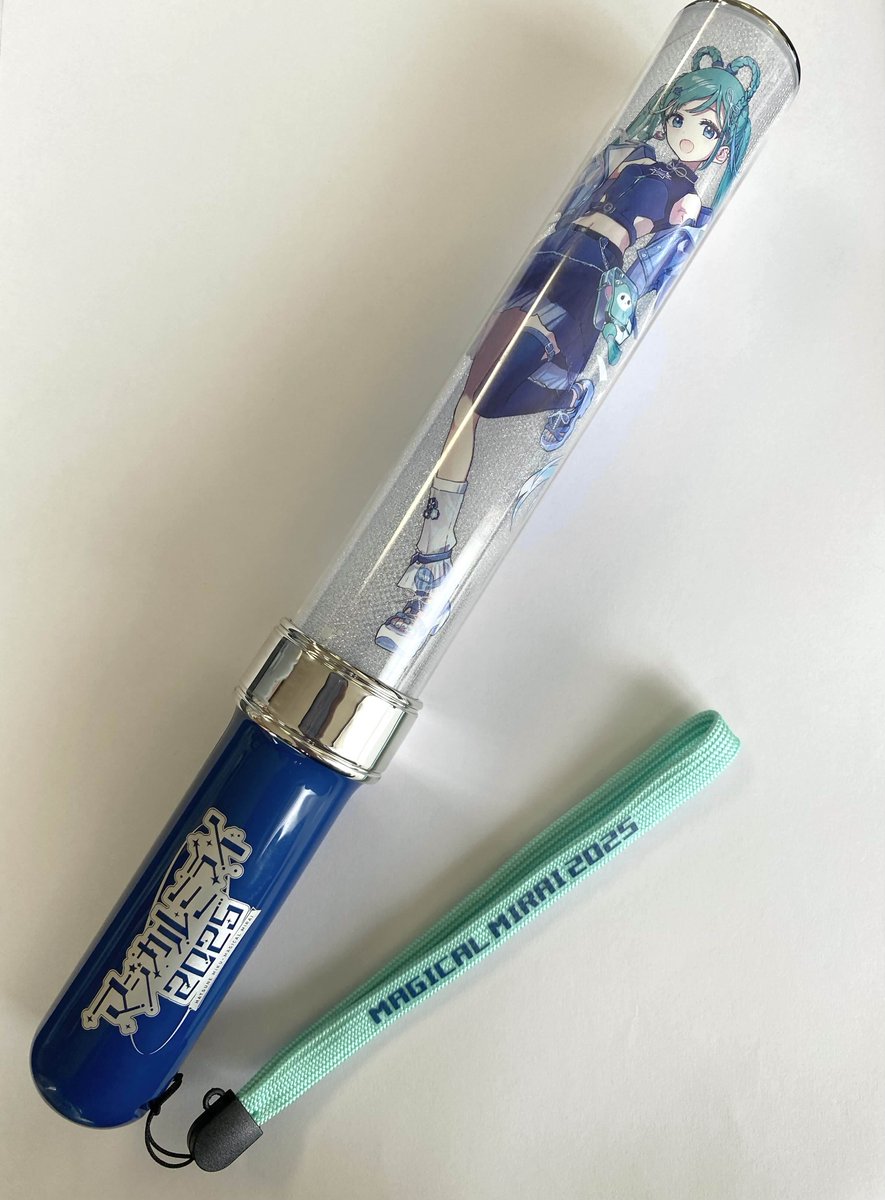 公式物販】 本日3日（日）の夜公演はライブ会場内にてペンライト