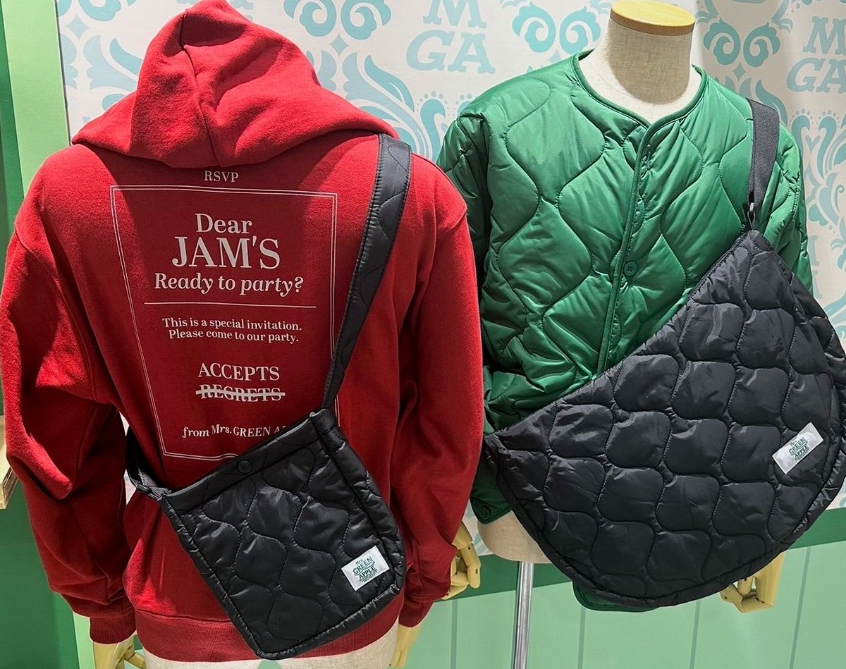 グッズのご紹介】 □キルティングバッグワンポイントのロゴが可愛い