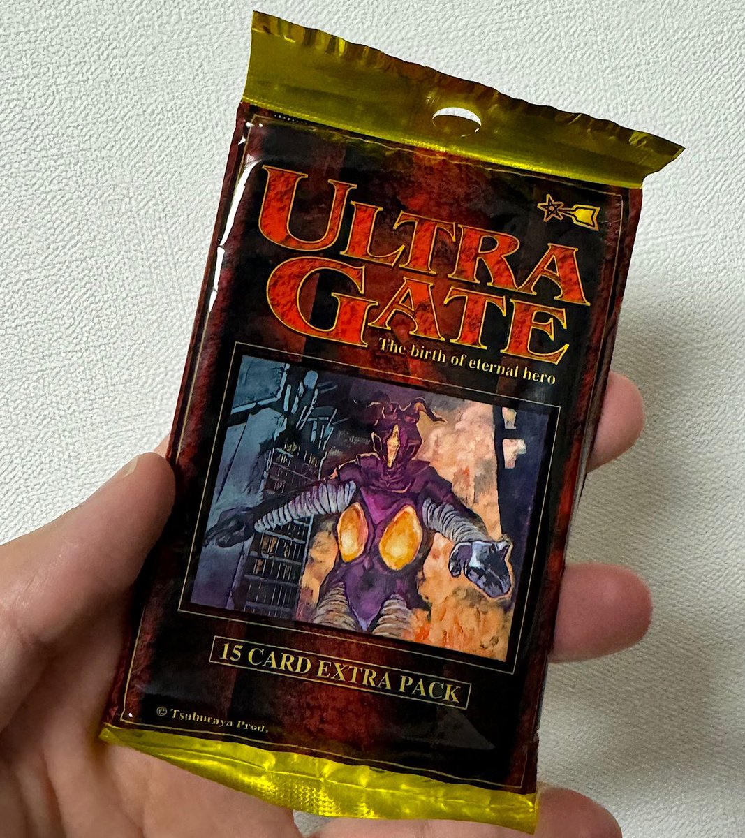 ウルトラゲートというゲームのカードをいただいたので開封。イラストが