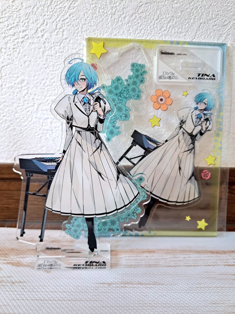 ロックは淑女の嗜みでして アクリルスタンドが4人揃いましたよー