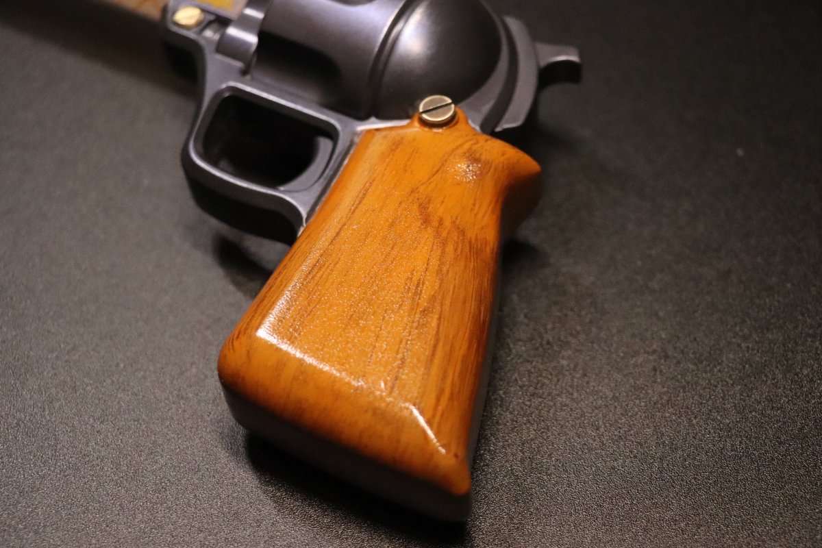 限界リボルバーのペンライト、そのままでもかっこいいけど思い切って