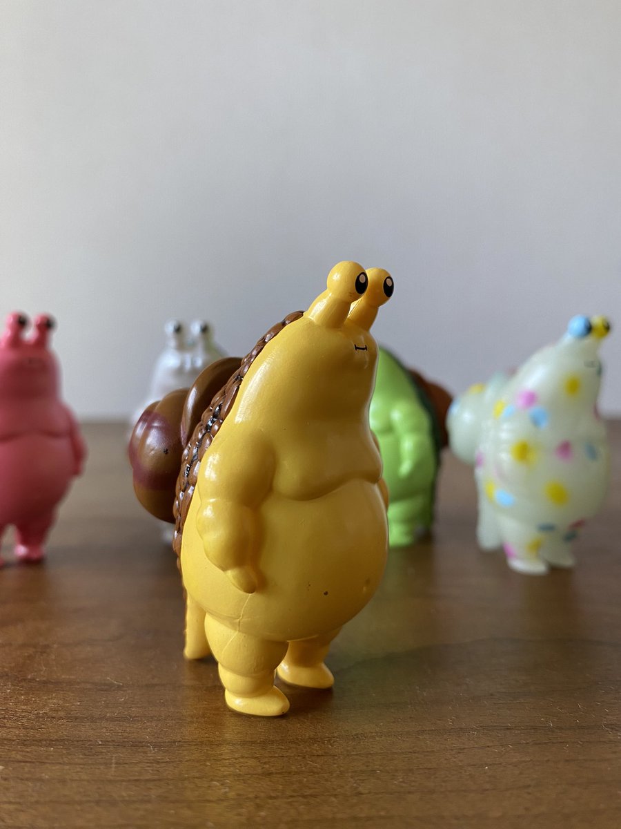 ベビーカタツムリ男 BABY MANSNAIL 人間に育てられた、人懐っこくて