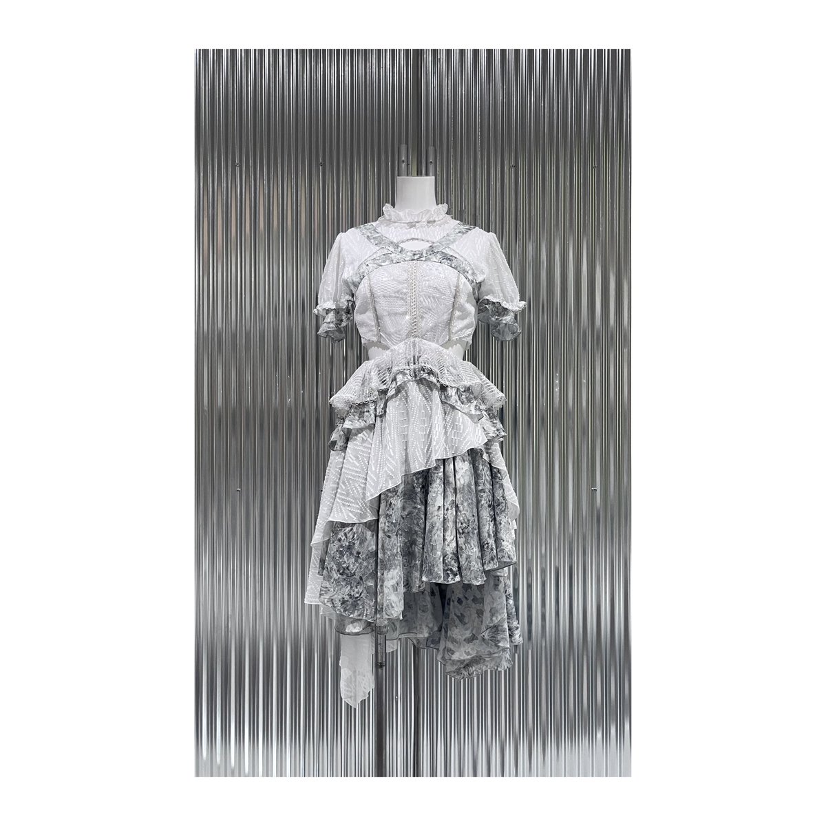 乃木坂46” 『真夏の全国ツアー2024 期別 白衣装』 デザイン/衣装制作を