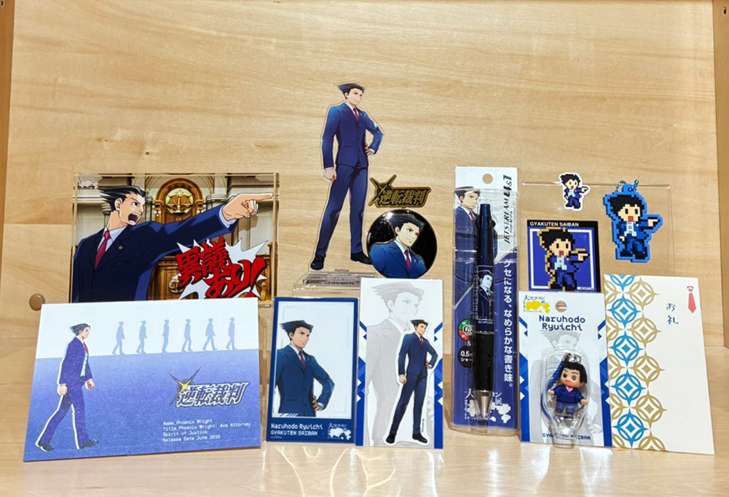 大カプコン展 グッズ売り場では、成歩堂龍一のグッズも多数取り揃え