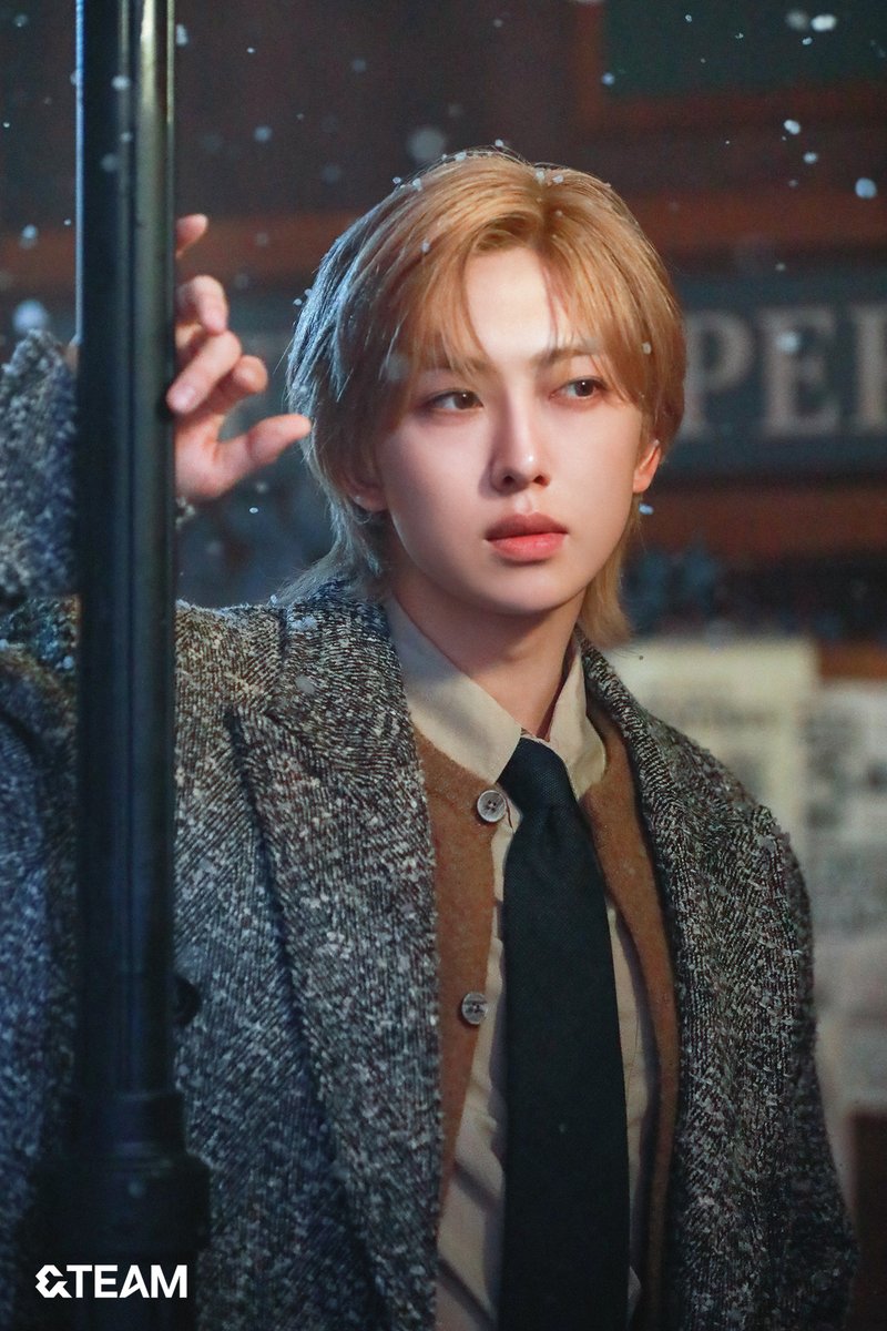 &TEAM 2nd ALBUM『雪明かり (Yukiakari)』Jacket Shoot Behind Photo