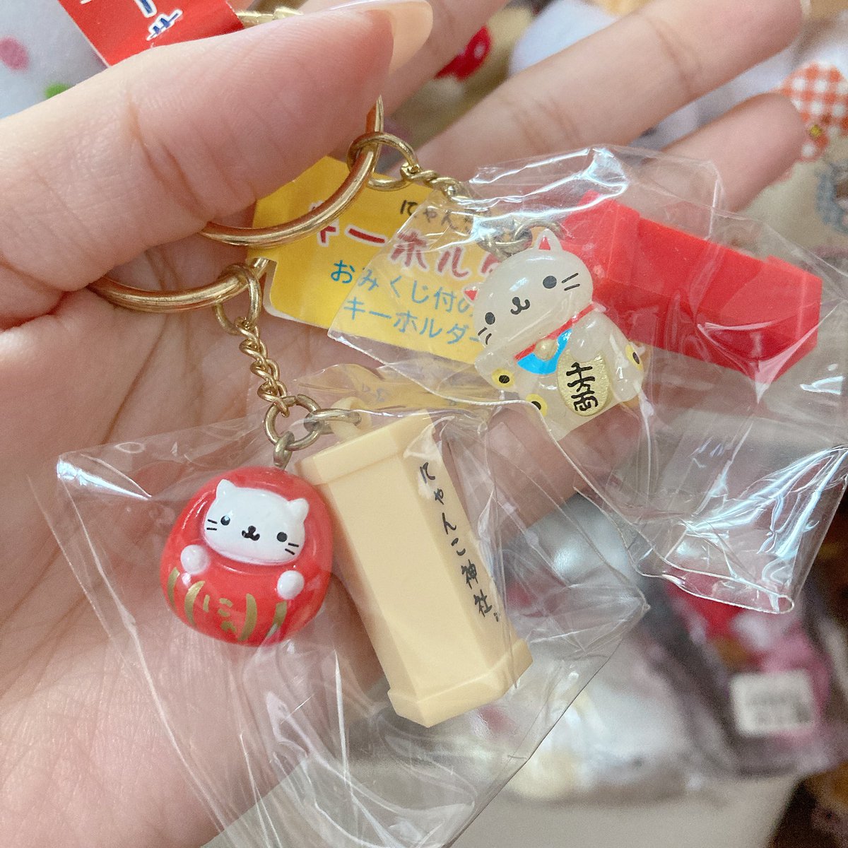 にゃんにゃんにゃんこ #にゃんこ神社 お守りとおみくじ⛩´-