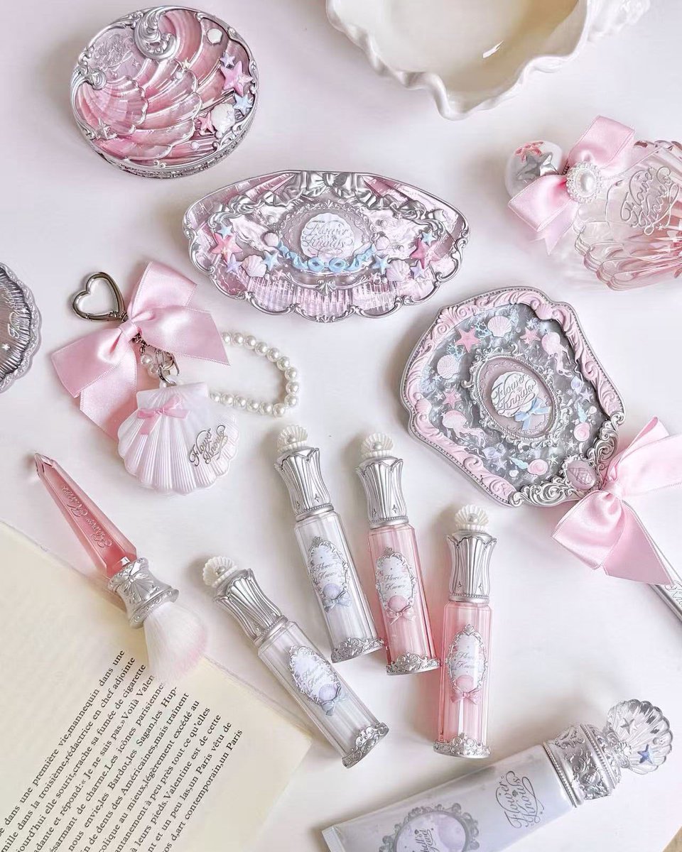 夏をピンクのパールにもみ込んで🫧 揺らすと、夢が広がる