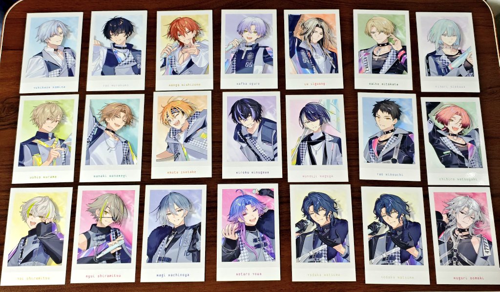 エイトリライブ事前通販届いて特典カード開封式したんだけどランダム