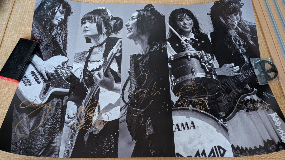 □【BAND-MAID賞】 メンバー直筆サイン入り #SCOOOOOP オリジナル