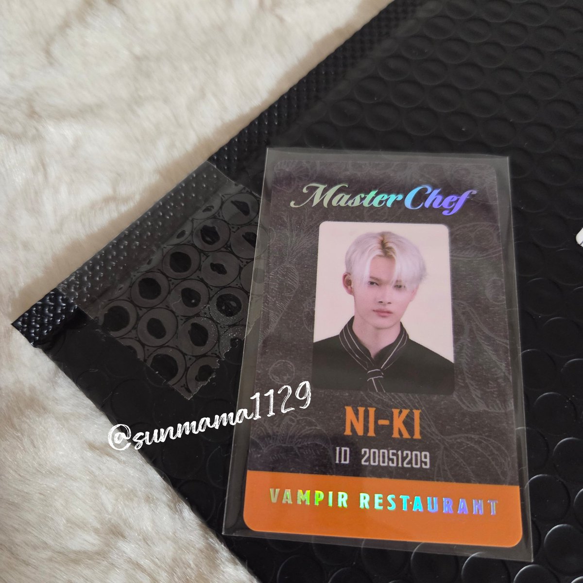 届きました✨ シェフ👨‍🍳SPカード🧡 ニキさんだった🥰 EMSだったから