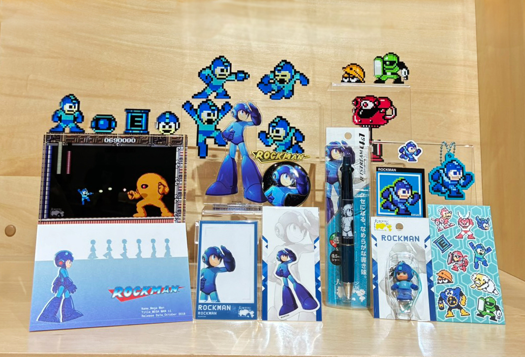 グッズ売り場では、もちろんロックマンのグッズも多数取り揃えています