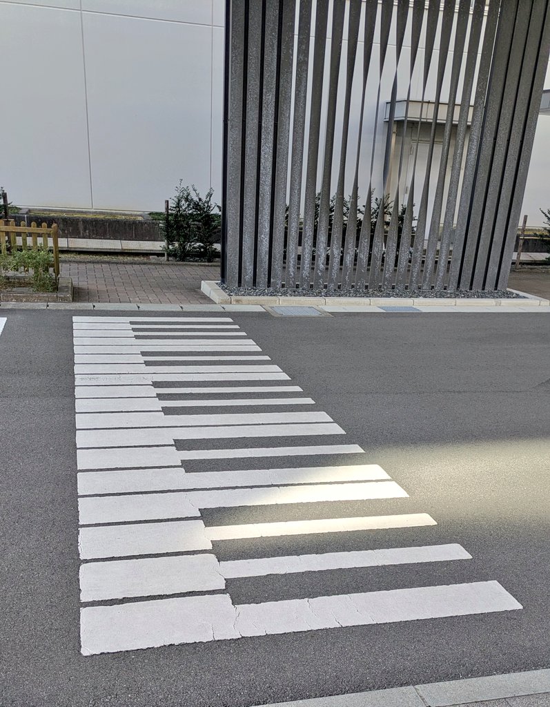 かわいい横断歩道ですね！ さすがYAMAHA🎹 #YAMAHA #ピアノ