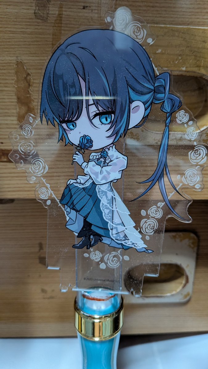 ペンライト制作の途中。 Adoのアクスタでテスト中_φ(・_・