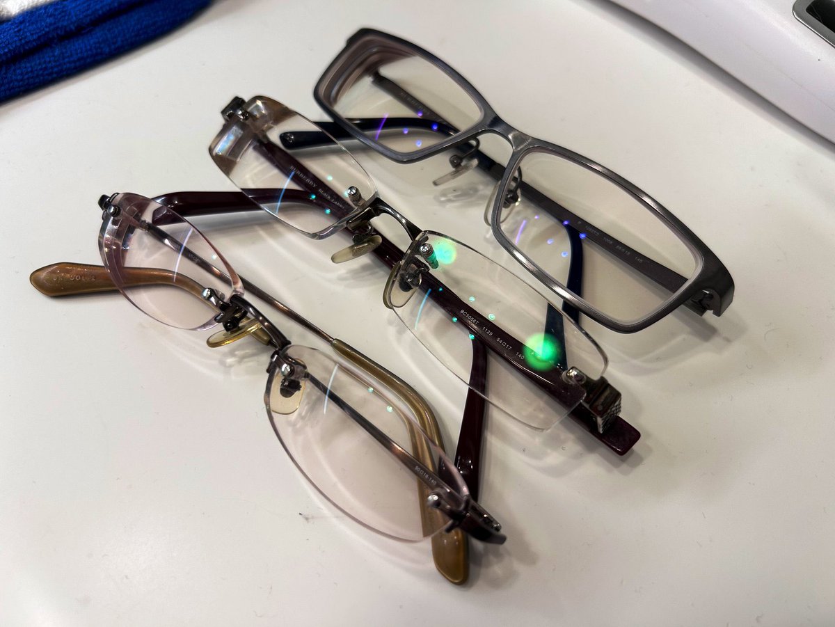 縁無し眼鏡がイイ仕事してるって話はトイレとは別で…。度数キツくて目