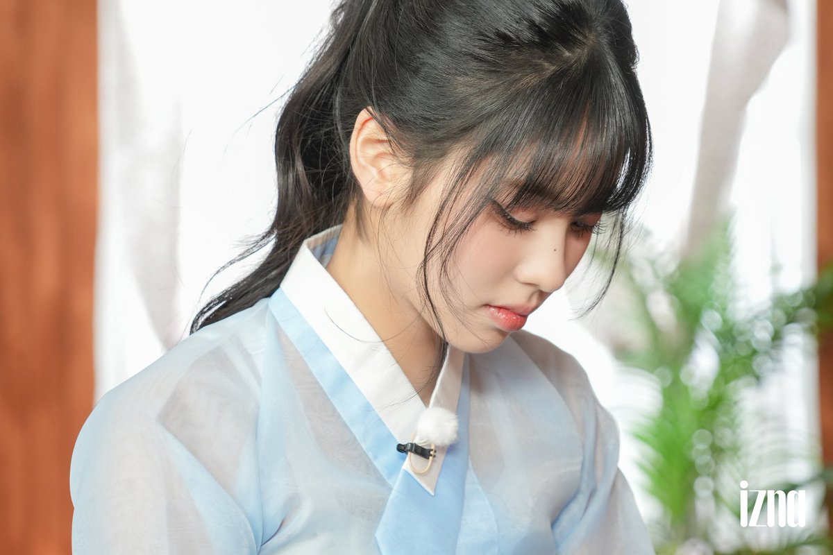 📷] 260219 PLUS CHAT💌 izna's Room – Lunar New Year Special Behind