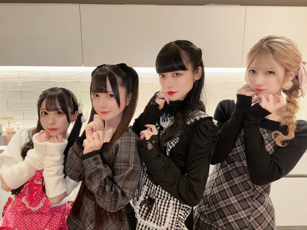 ミカミ🎠🖤💜 (@maid_mikami) / Posts / X