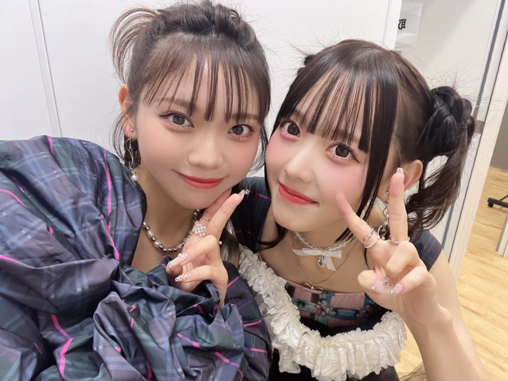 チェキプレゼントの応募が 2/22までです！ ぜひお待ちしてます♡