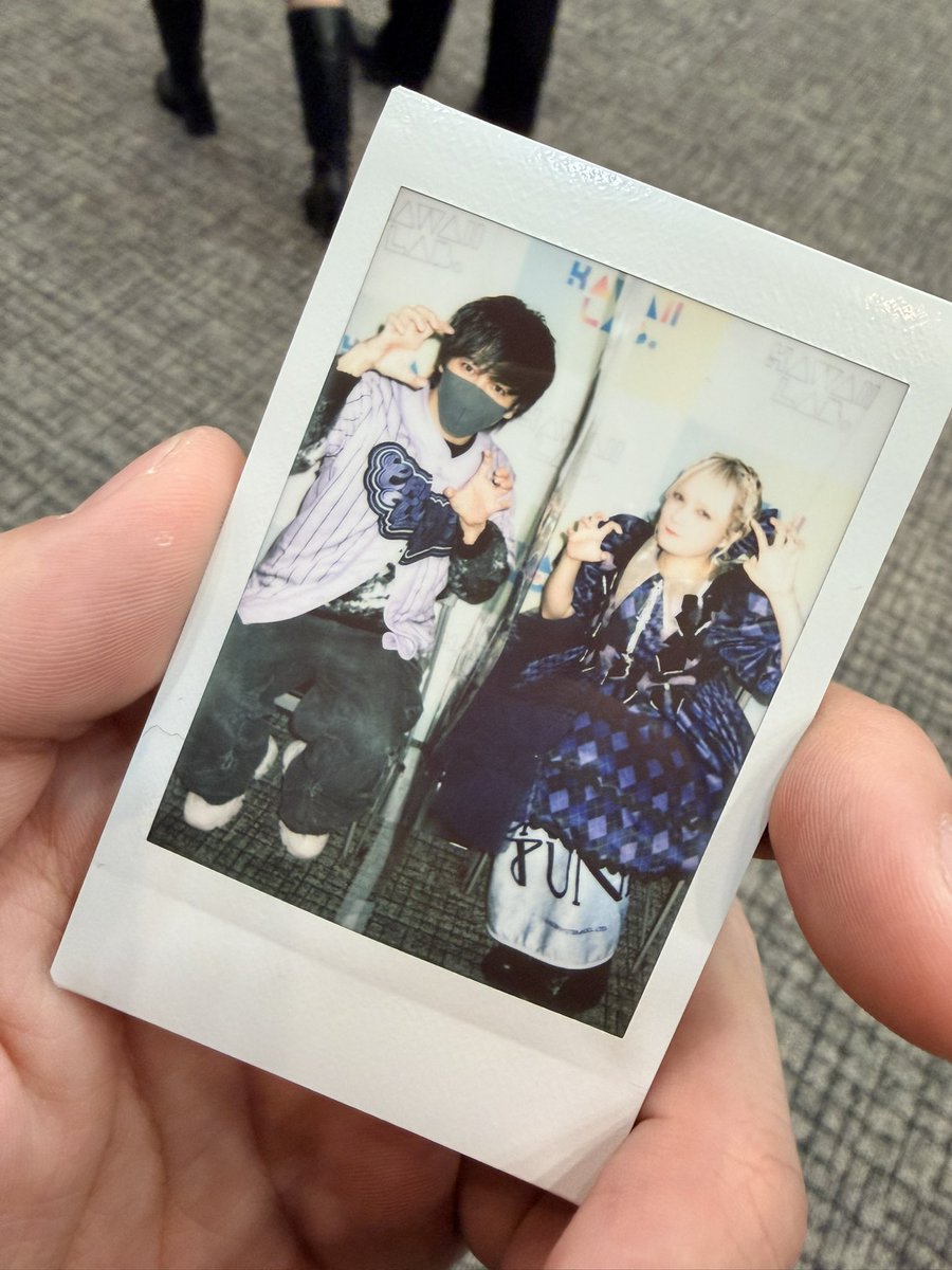 推しと初チェキ‼️ (｢´・ㅿ・`)｢ ｶﾞｵｰしてもらったワ🐺 #きゃんちゅー